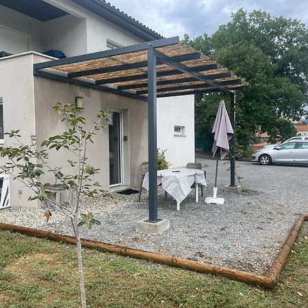 Les Coteaux De La Grange Lägenhet Mercuer Exteriör bild